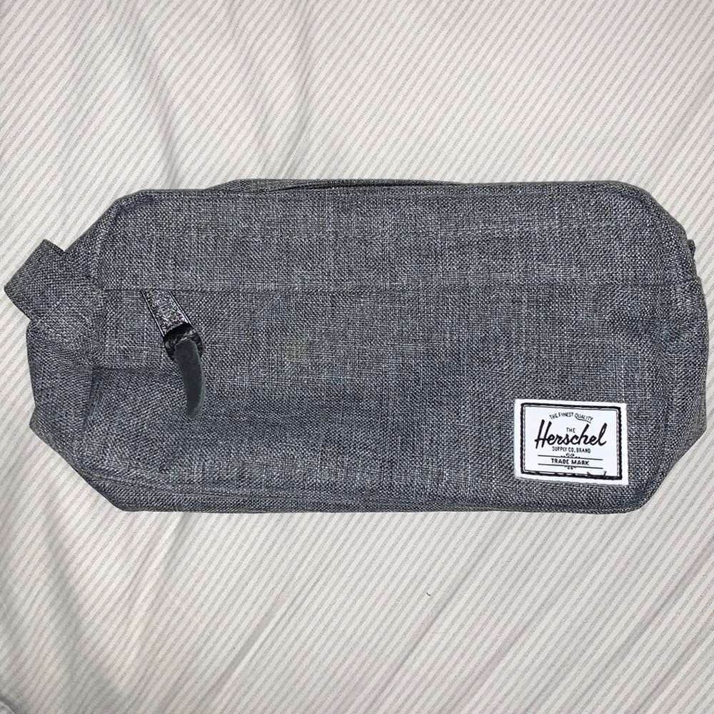 Herschel Chapter Travel Kit